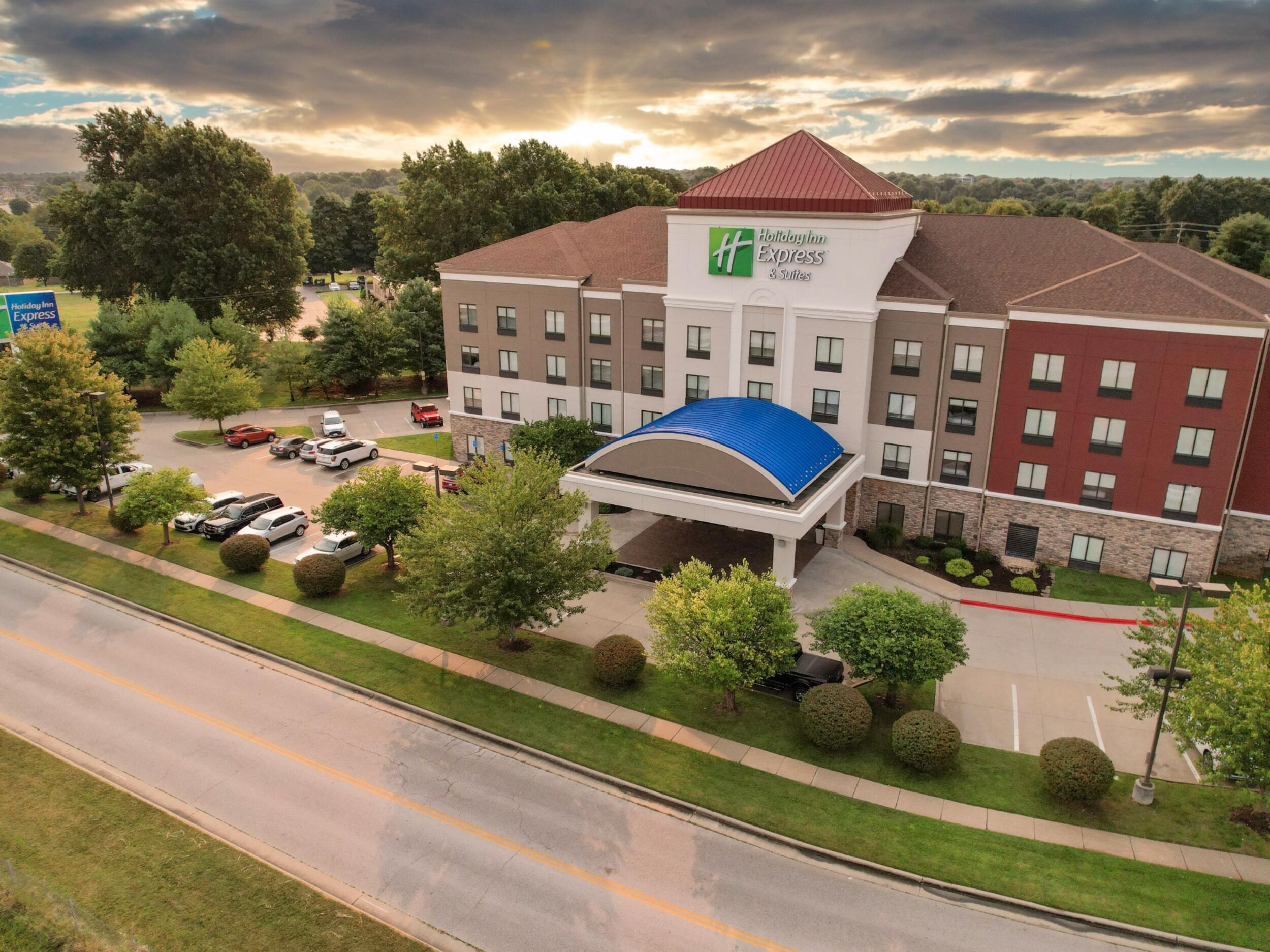 Picture of Holiday Inn Express & Suites Springfield-Medical District
