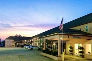 Picture of Garden Inn &  Suites