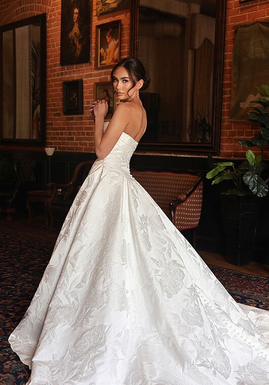 Essense of Australia D4304 Ball Gown Wedding Dress - 4