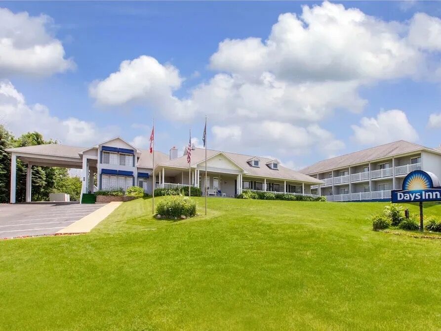 Picture of Days Inn by Wyndham Petoskey