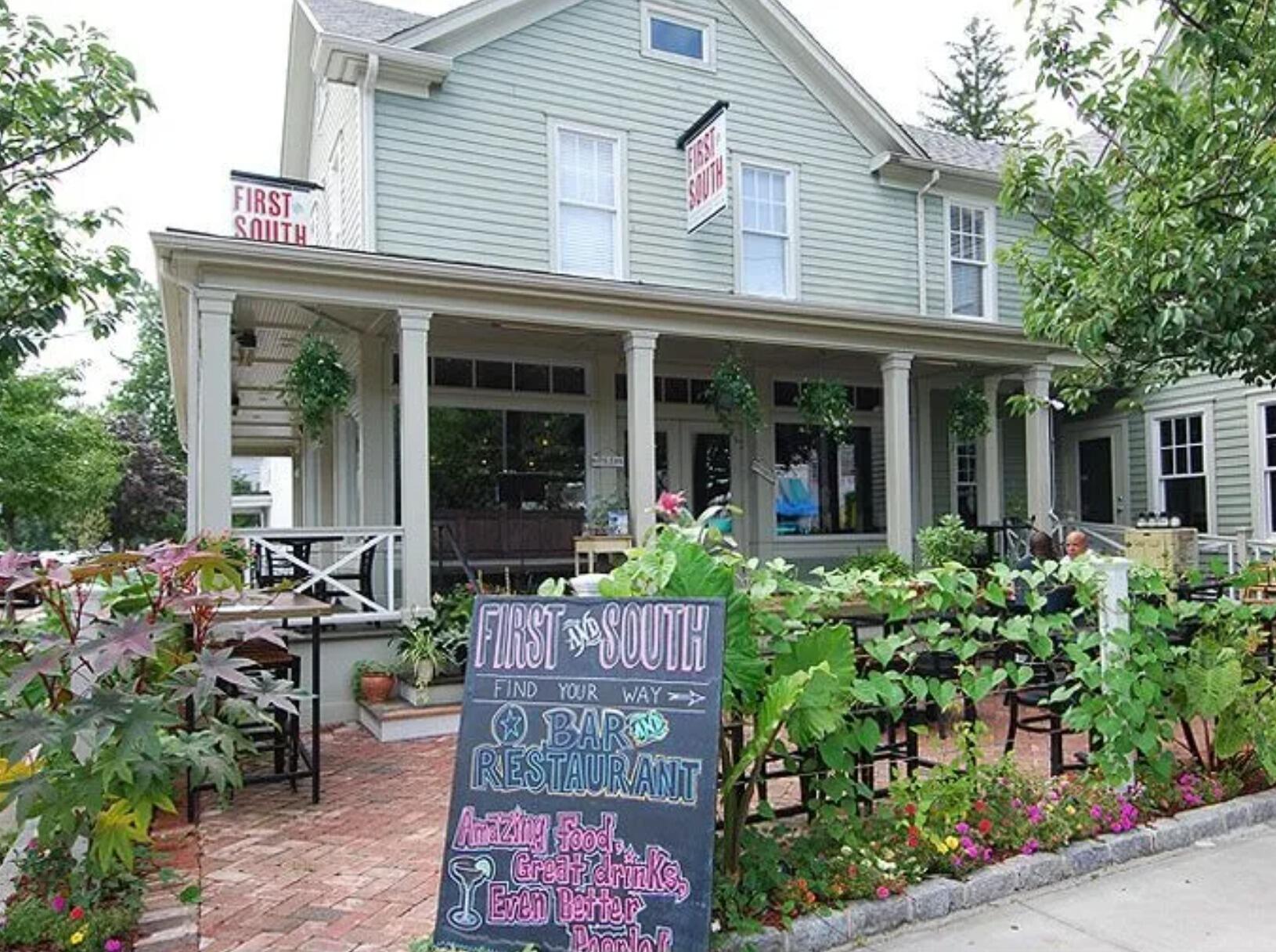 Picture of First and South Restaurant & Bar