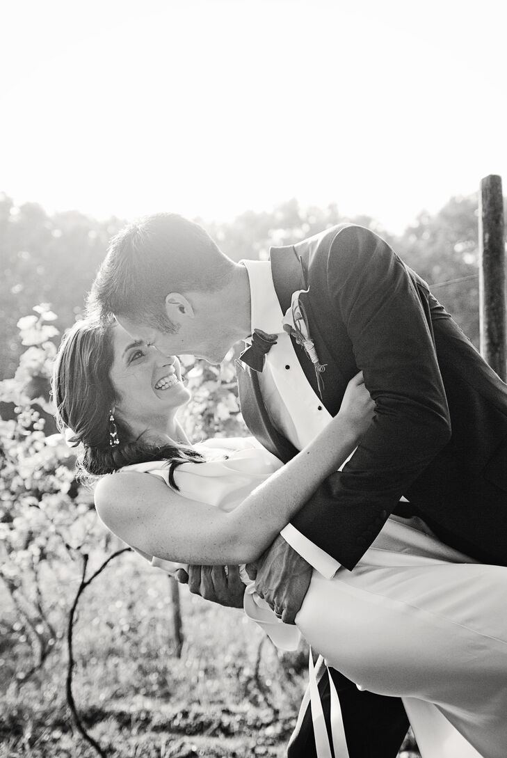Alana Blot (28 and a real estate broker) and Neil Blot (29 and works in finance) met at a bar in New York City through mutual friends. Despite dating 