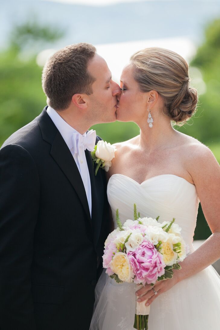 Lindsay and Mark wed at the Tappan Hill Mansion. The wedding was very romantic, complete with beautiful pink and purple flower arrangements and a brea