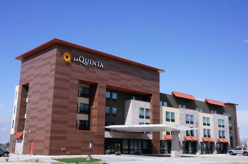 Picture of La Quinta Inn & Suites by Wyndham Littleton/Red Rocks