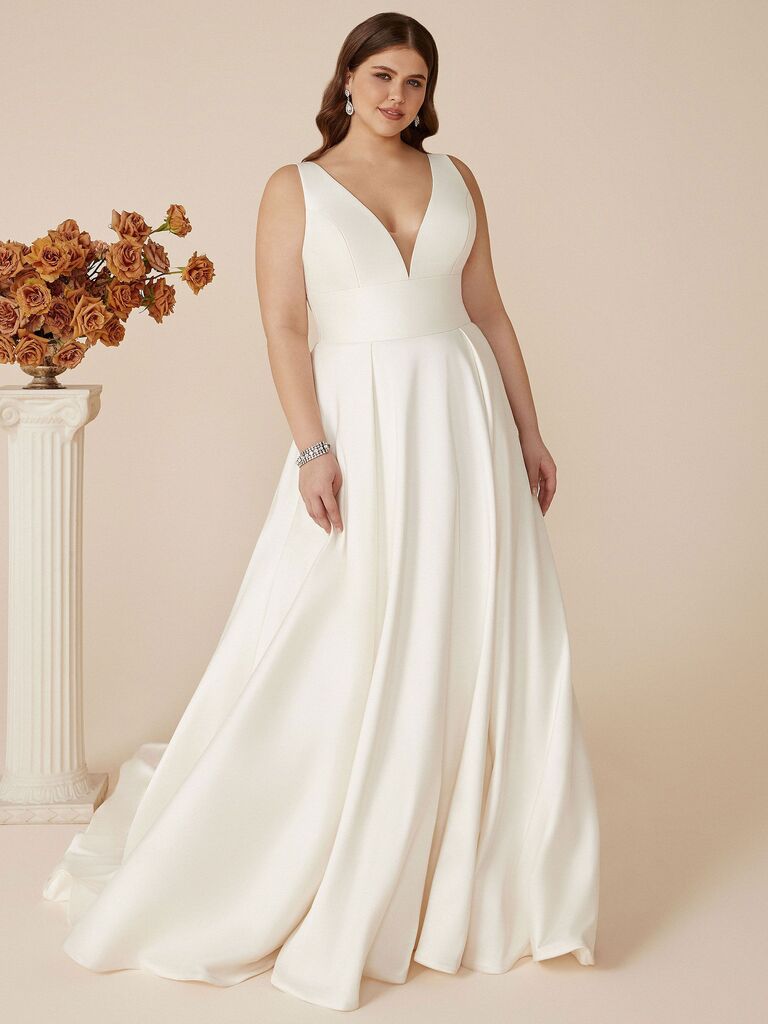 29 Simple Wedding Dresses for Minimalist Elegance