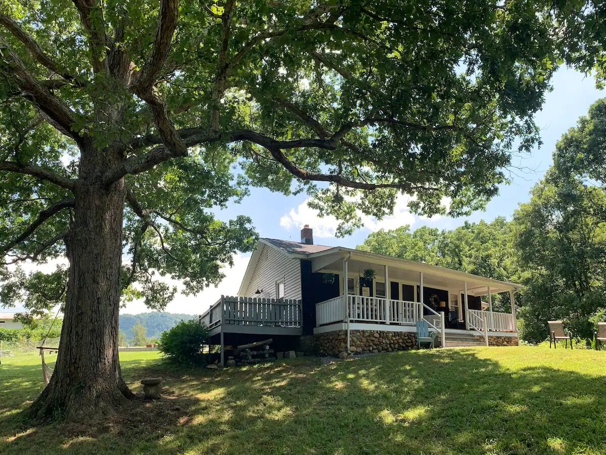 Picture of Morris Farm Guesthouse Blue Ridge Sunrise View