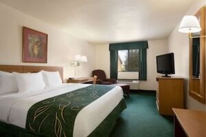 Picture of Baymont by Wyndham Hearne
