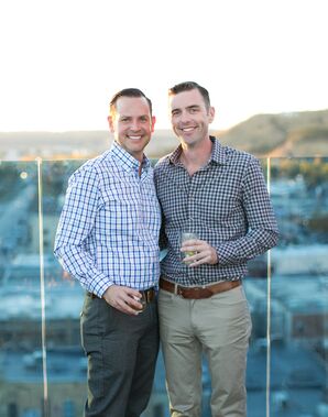 Two Casual Grooms with 360 Degree View of South Dakota