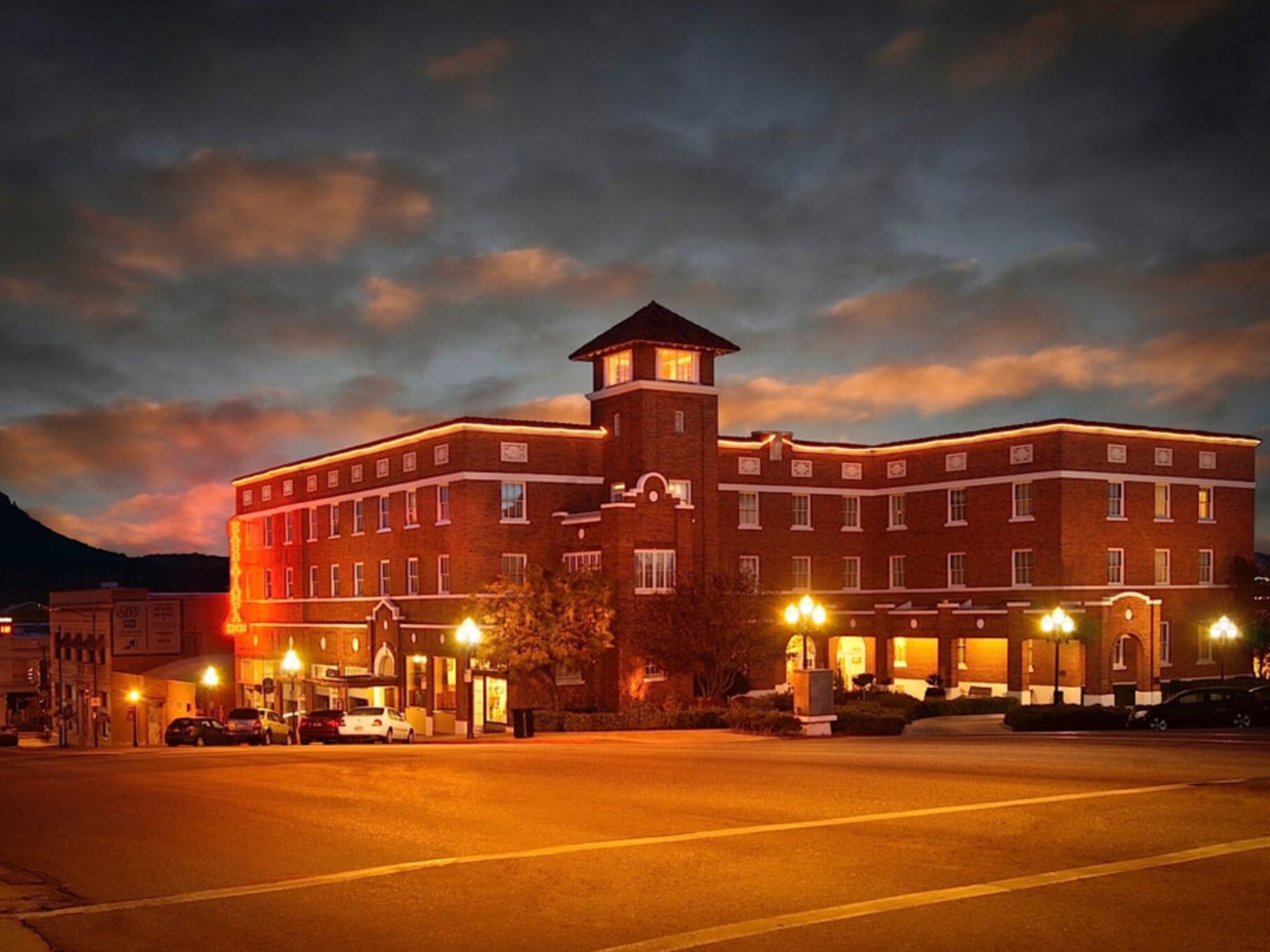 Picture of Hassayampa Inn