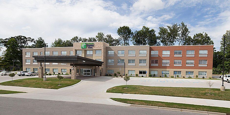 Picture of Holiday Inn Express & Suites Michigan City