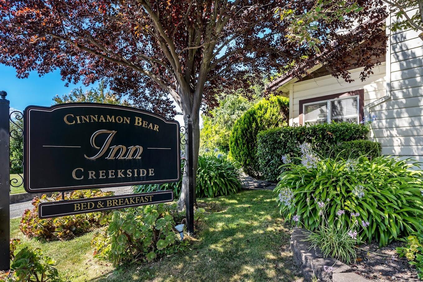 Picture of Cinnamon Bear Creekside Inn