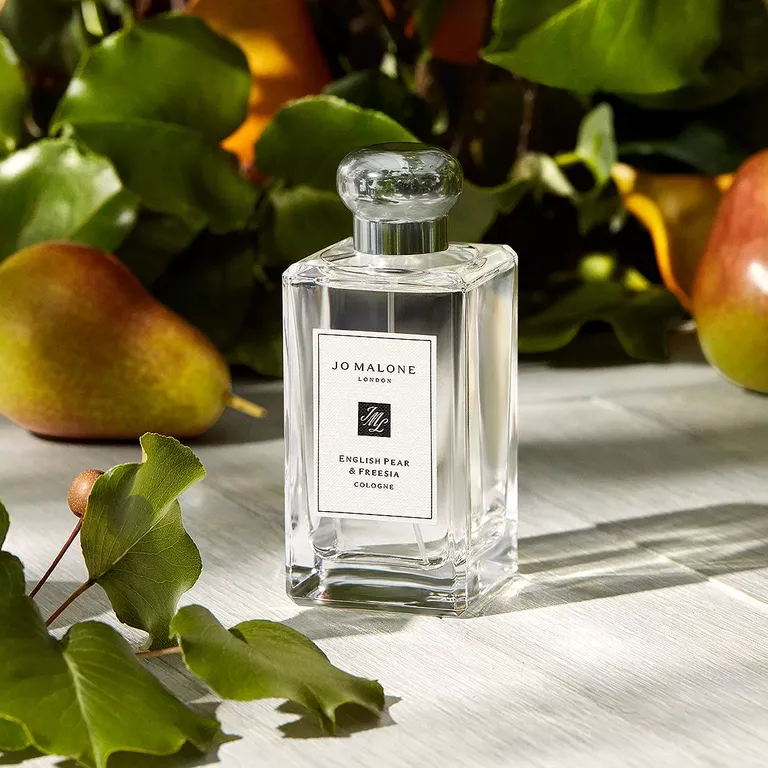 Jo Malone London English Pear & Freesia Luxury Perfume gift for wife