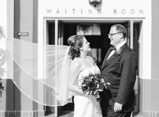 This nontraditional passenger car wedding allowed guests to tour the Southern California coastline without having to take a single step. Theresa Hocke