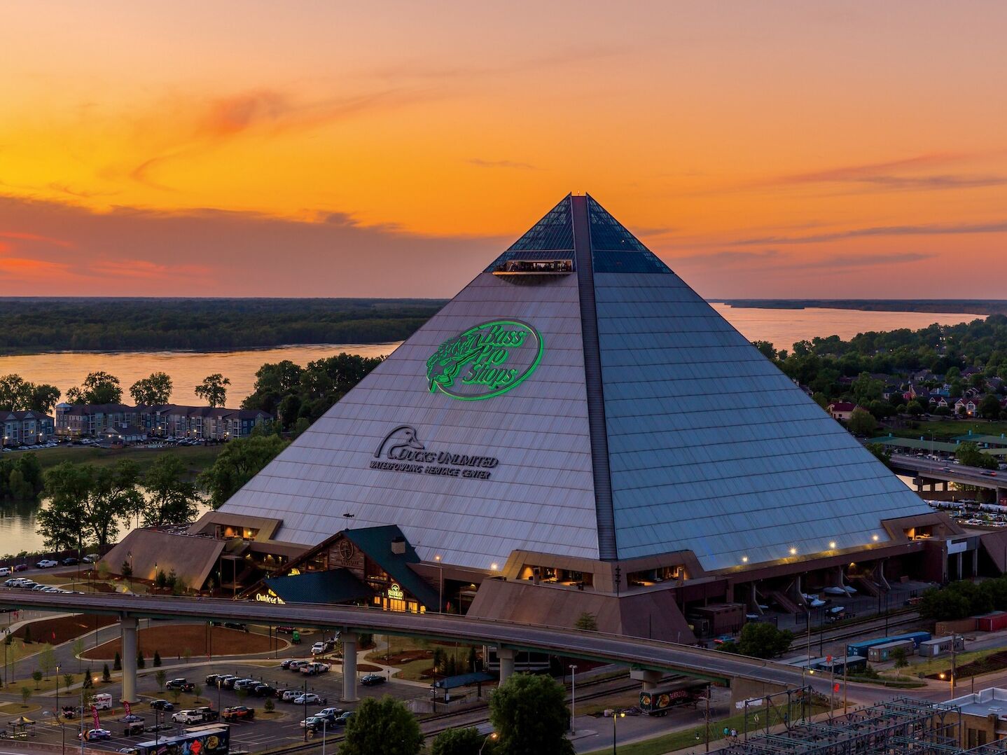 Picture of Bass Pro Shops at the Pyramid