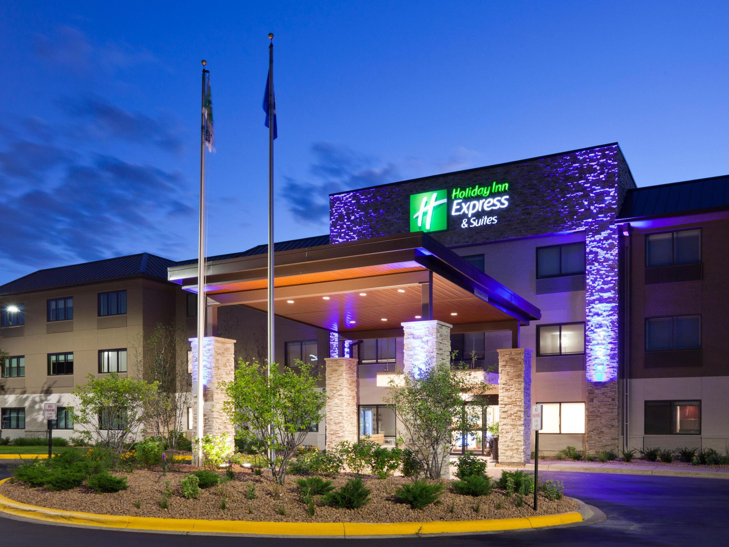 Picture of Holiday Inn Express & Suites Minneapolis (Golden Valley), an IHG Hotel