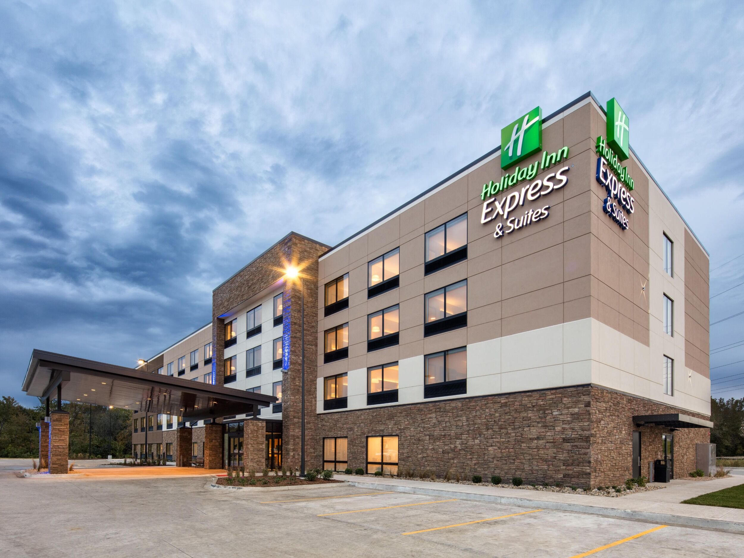 Picture of Holiday Inn and Suites Express Riverfront