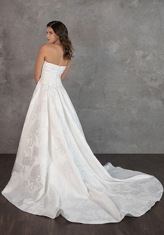 Essense of Australia D4304 Ball Gown Wedding Dress - 5