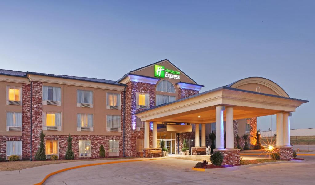 Picture of Holiday Inn Express & Suites Minneapolis - West End 
