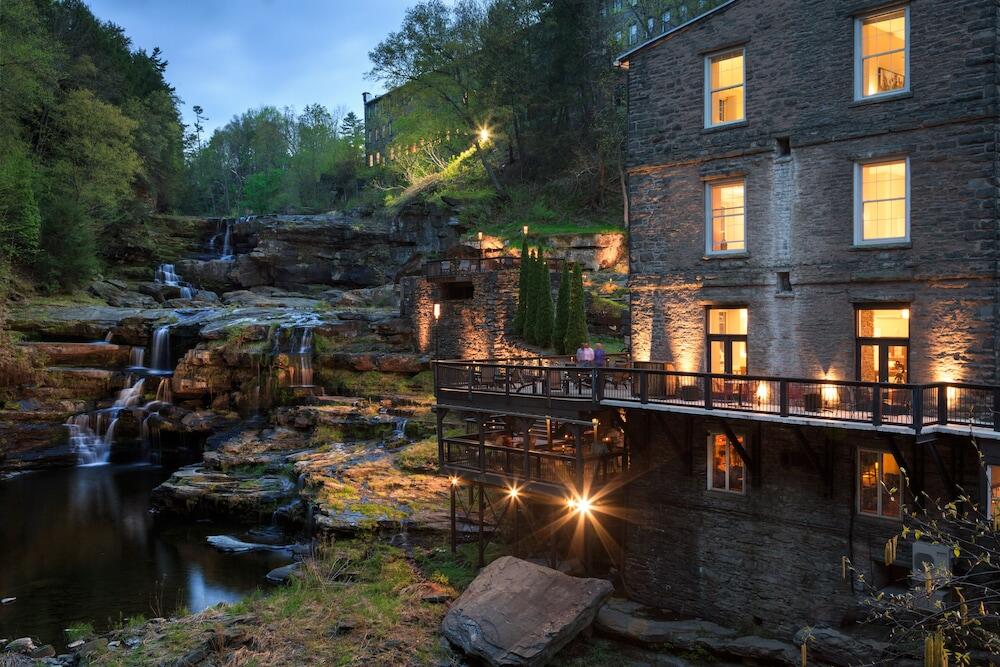 Picture of Ledges Hotel