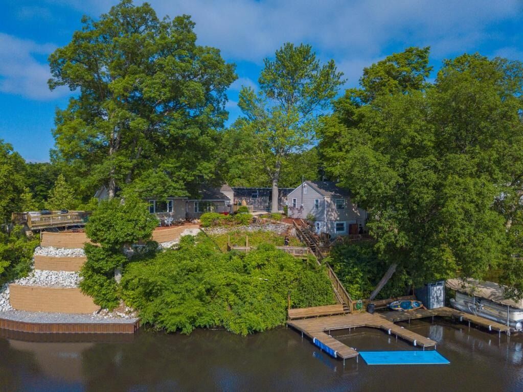Picture of Bluebird Bay Resort