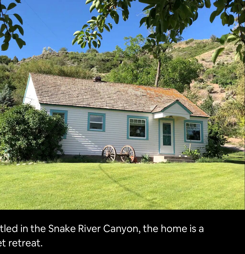 Picture of Mary Anne's Place At The Orchard Airbnb