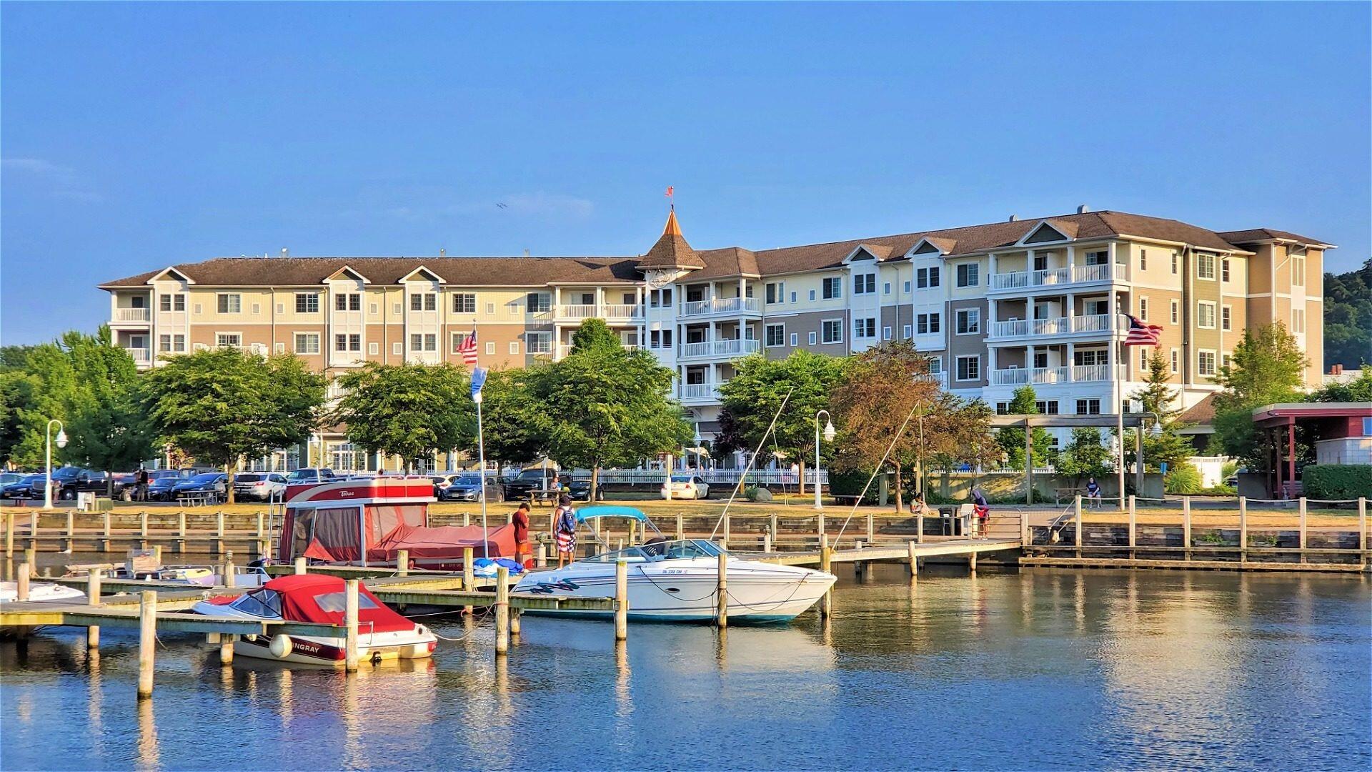 Picture of Watkins Glen Harbor Hotel