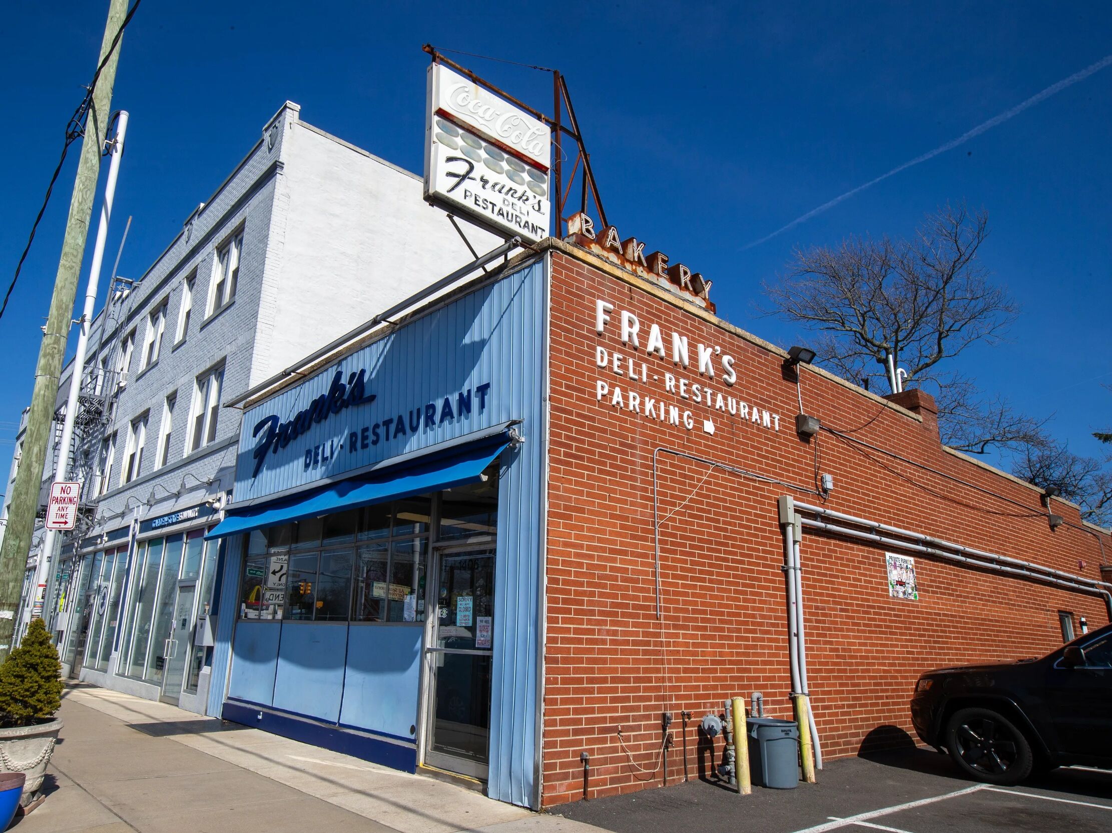 Picture of Frank's Deli & Restaurant