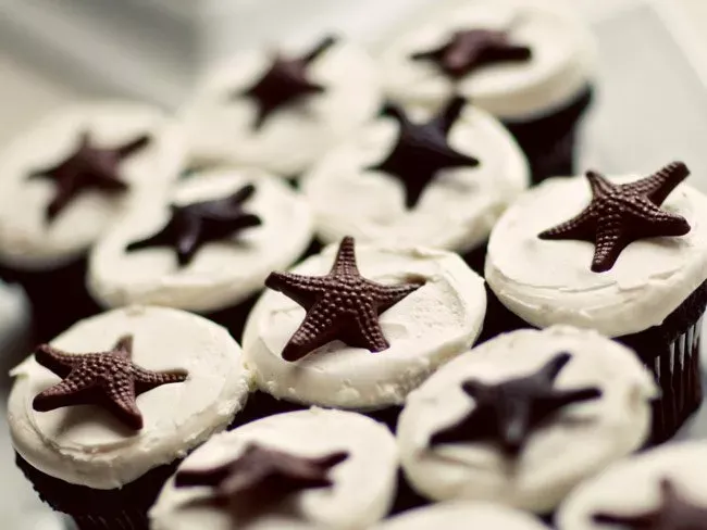 Beach Wedding Cupcakes With Chocolate Starfish