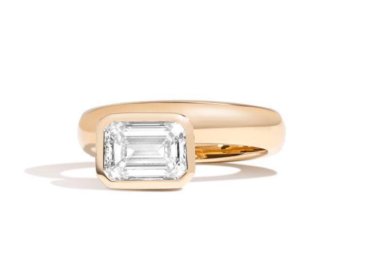 lab grown diamond engagement ring