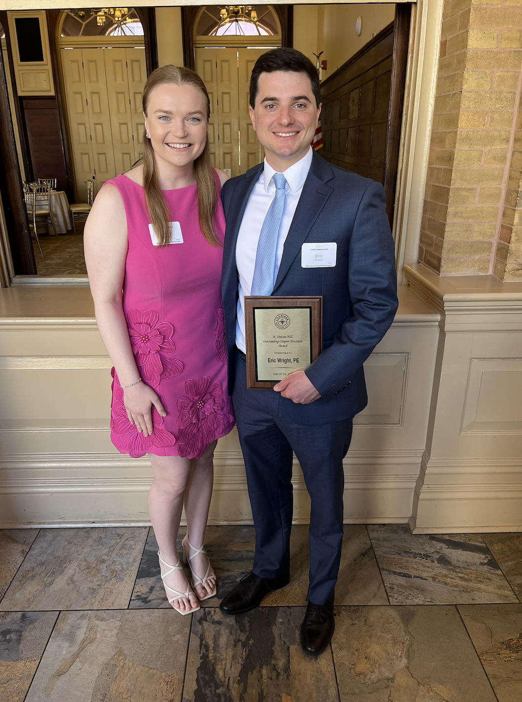Eric given the Outstanding Louisiana Engineering Society President Award. 