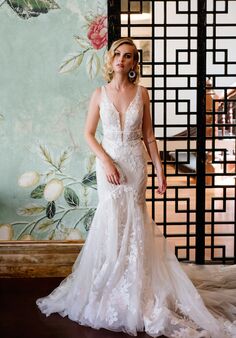 Essense of Australia D3300 Fit-and-Flare Wedding Dress