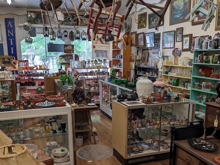 Picture of Plaza Antiques