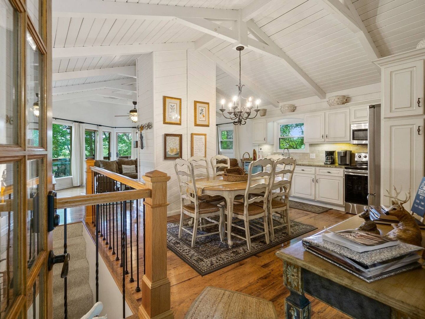 Picture of All Decked Out Chalet in Smithville, TN 