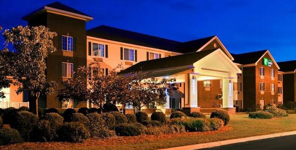 Picture of Holiday Inn Express And Suites