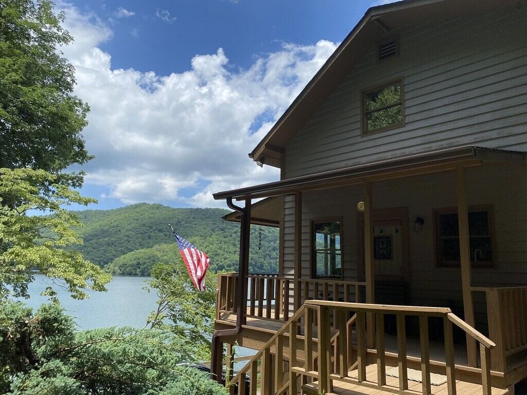 Picture of Remodeled Waterfront Cabin