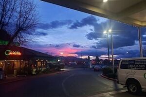 Picture of Rogue Regency Inn&Suites