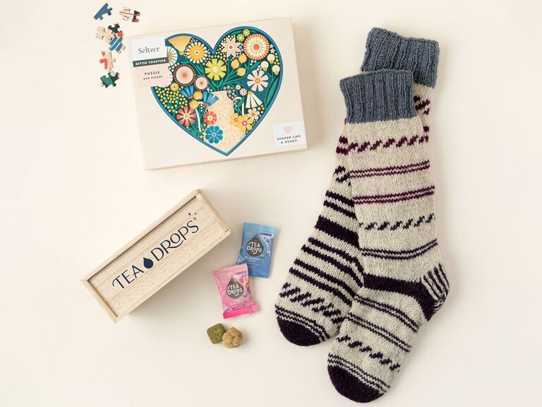 Cozy gift set with puzzle, tea and socks for mom-in-law