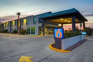 Picture of Motel 6 Lake Havasu AZ Lakeside