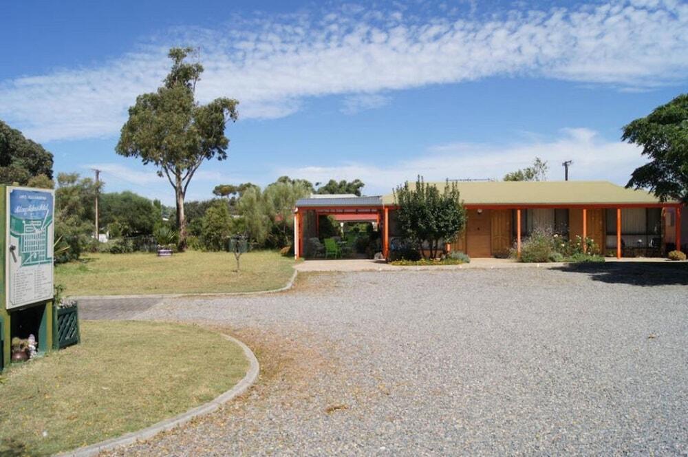 Picture of Milang Lakes Motel