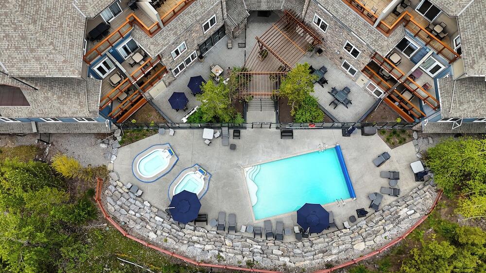 Picture of Blackstone Mountain Lodge by CLIQUE