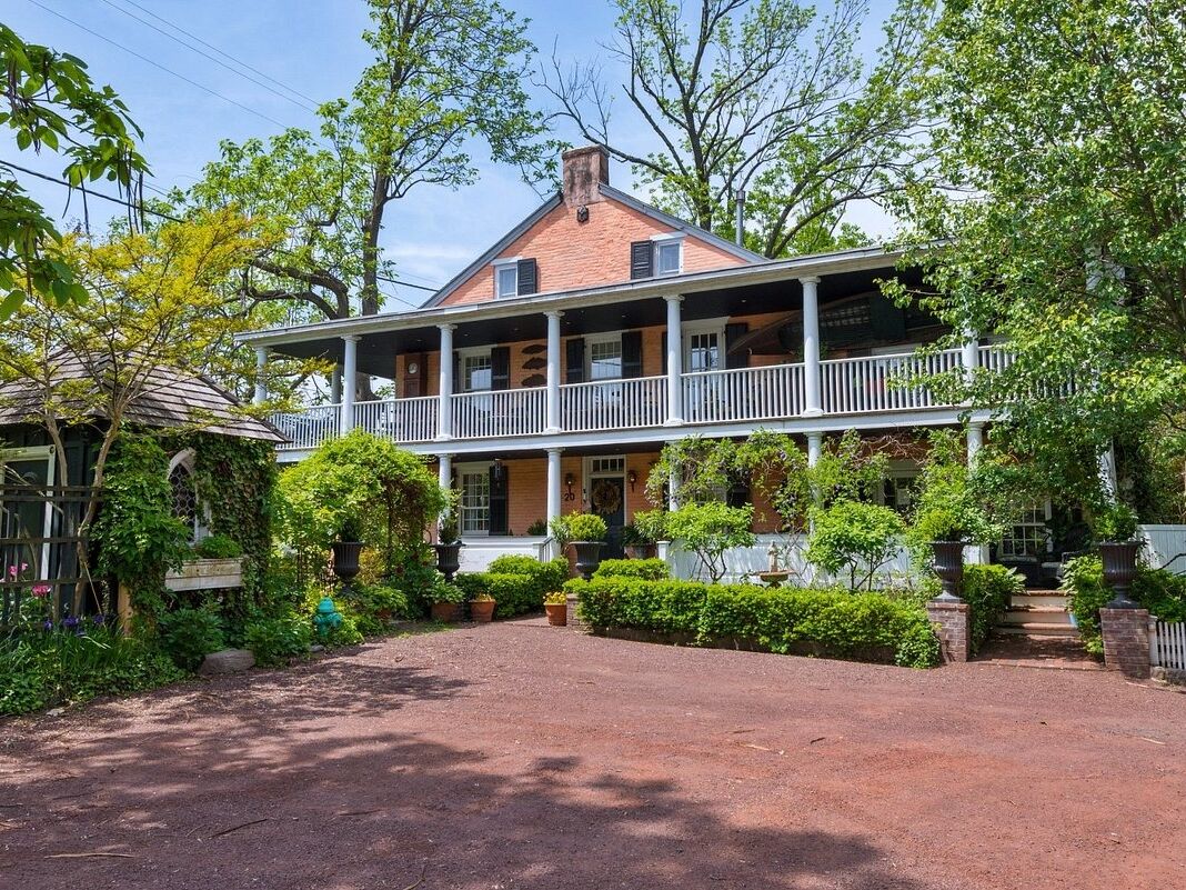 Picture of Porches on the Towpath