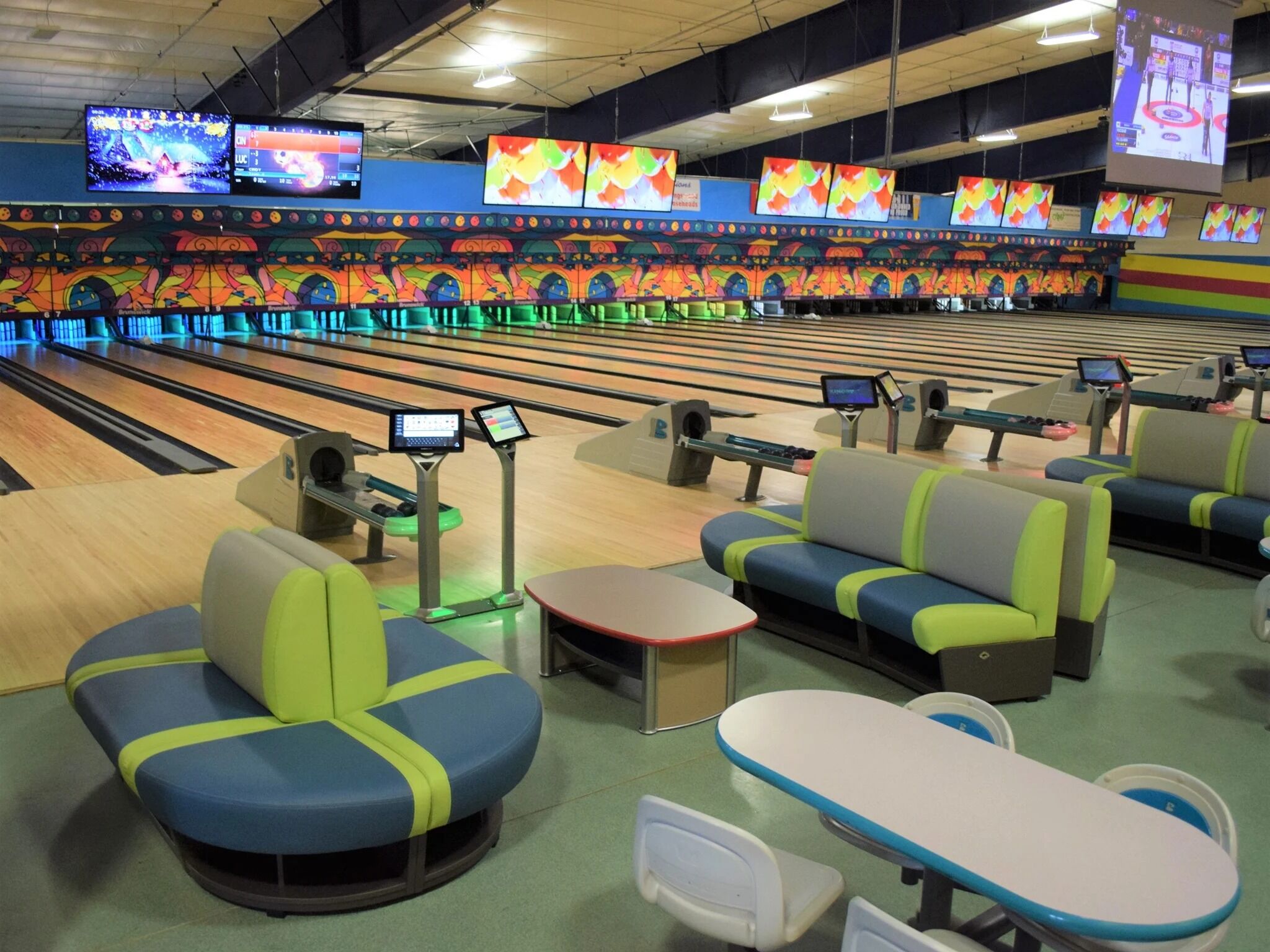 Picture of Kingswood Entertainment Centre