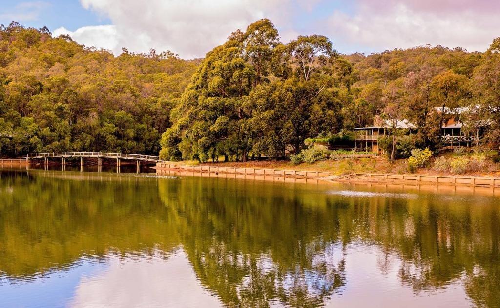 Picture of Evedon Lakeside Retreat