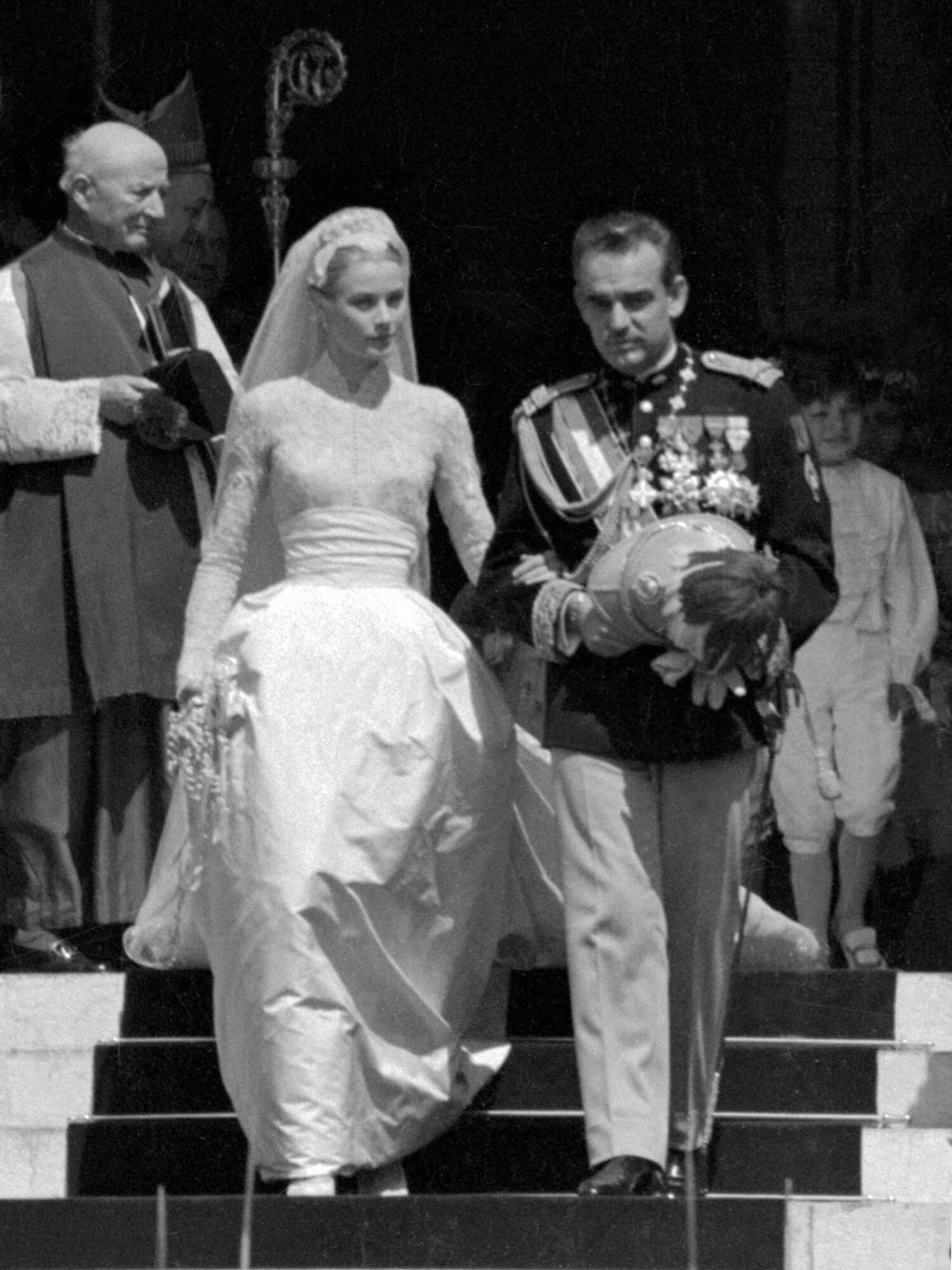 grace kelly wedding dress