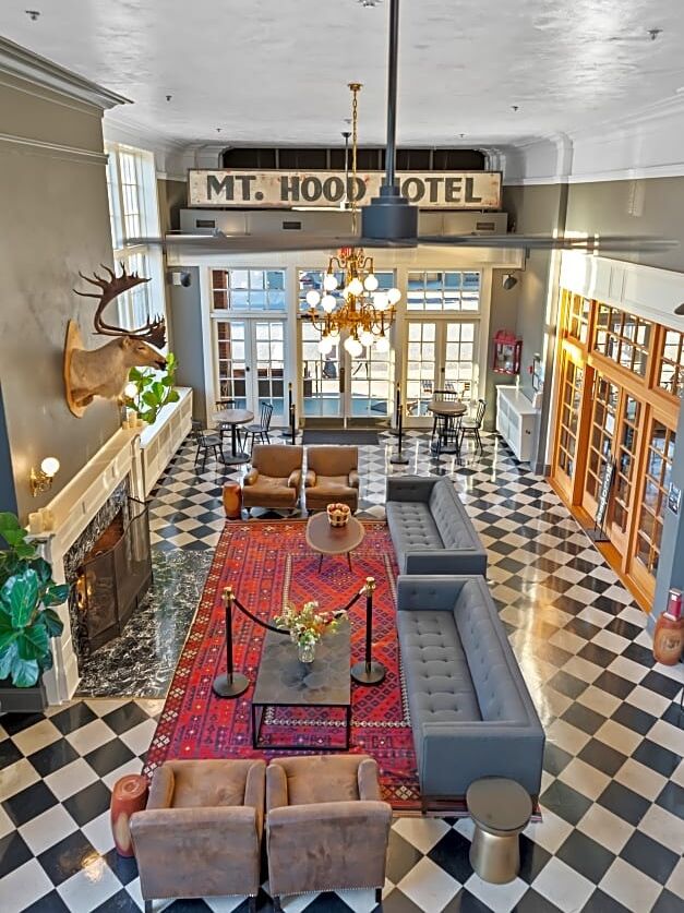 Picture of Hood River Hotel