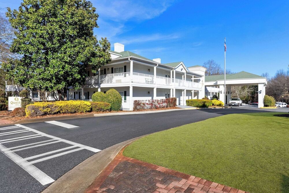 Picture of Quality Inn Fayetteville near Historic Downtown Square