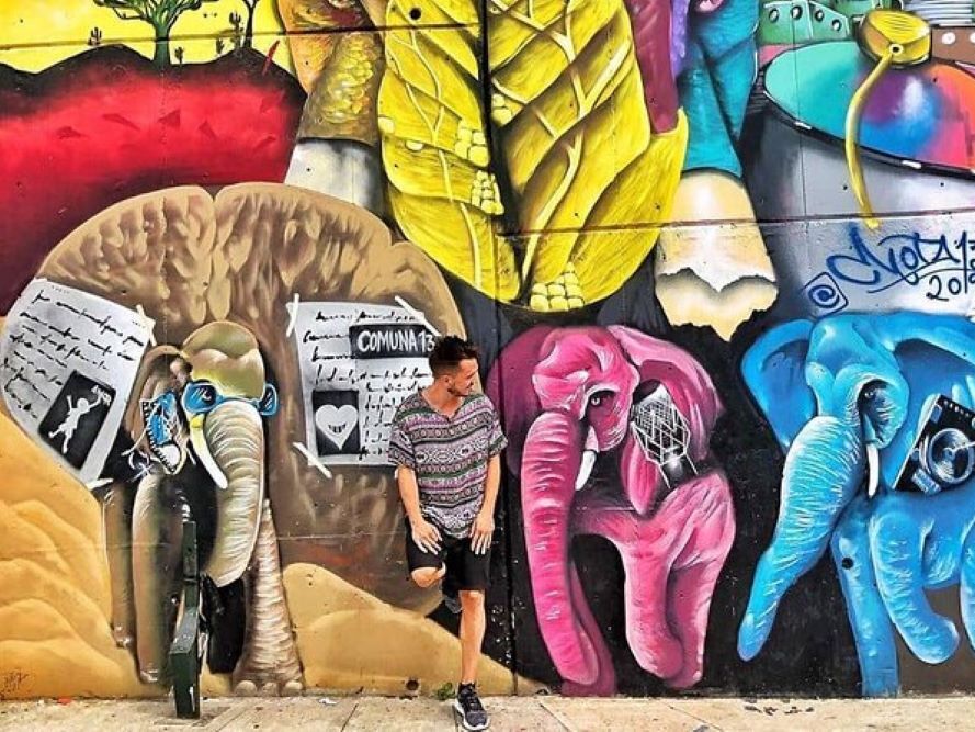Picture of Comuna 13 Graffiti Tour and Street Food