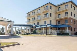 Picture of Quality Inn Tulsa Downtown West