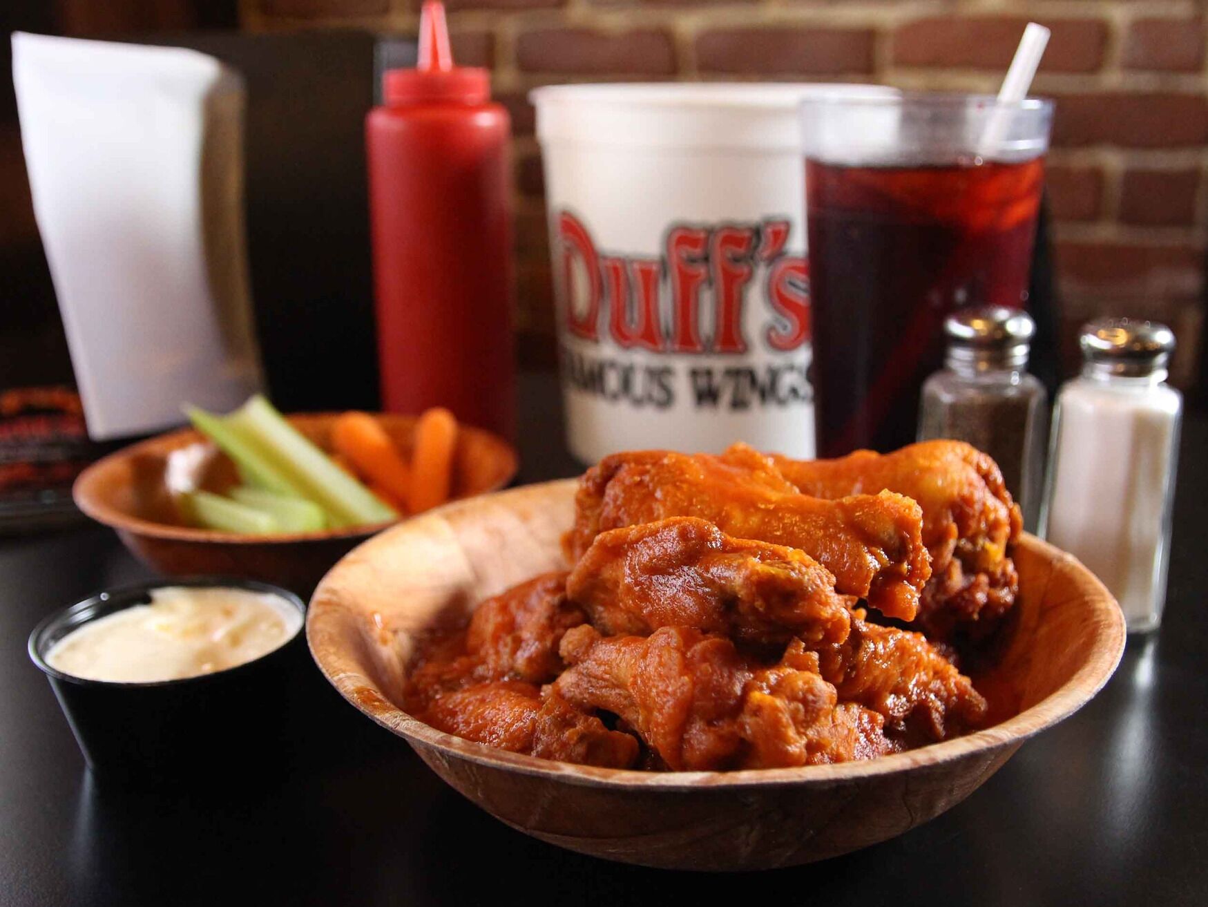 Picture of Eat: Duff's Famous Wings