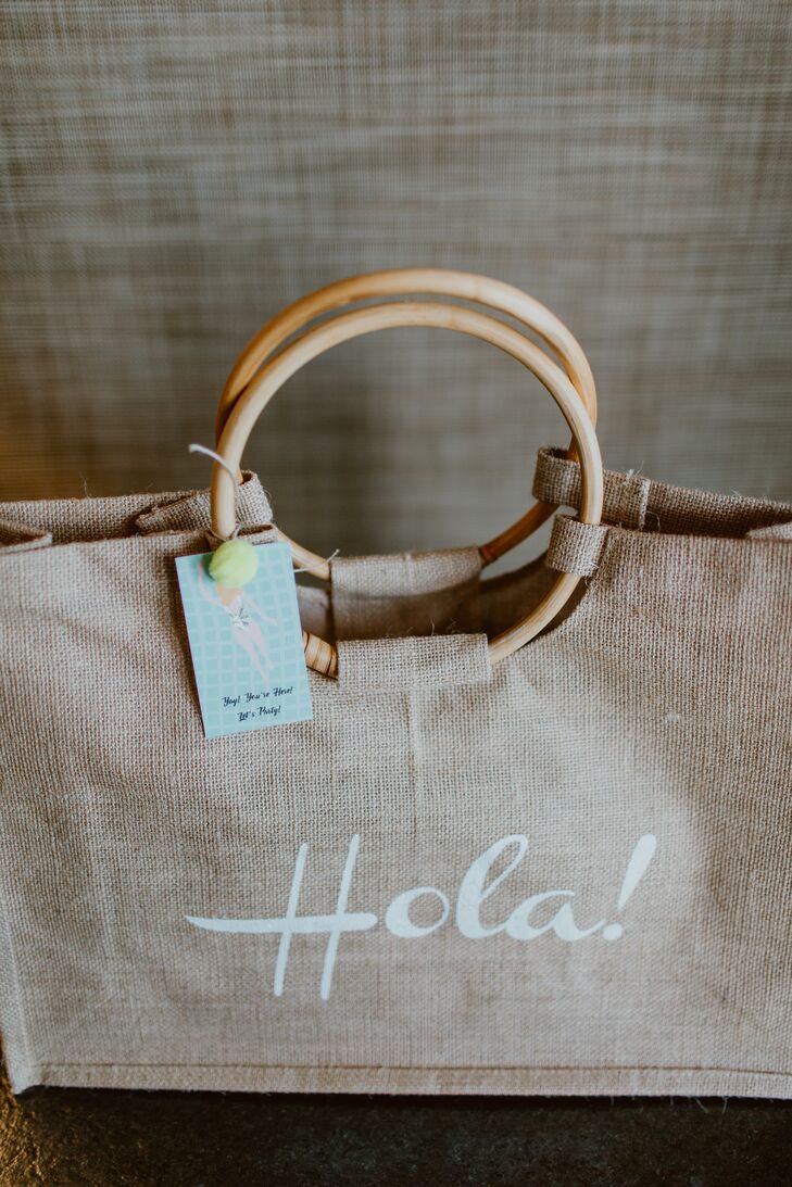 Burlap Welcome Bag with Spanish Greeting